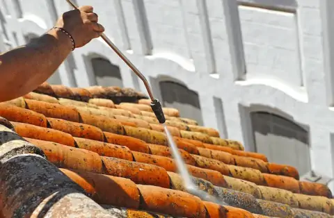 Nettoyage de toitures - Sainte-Tulle